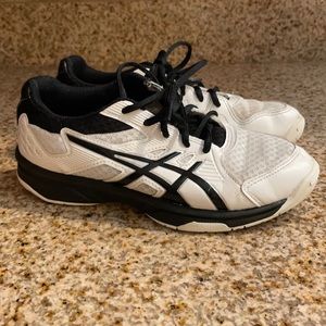 ASICS girls volleyball shoes